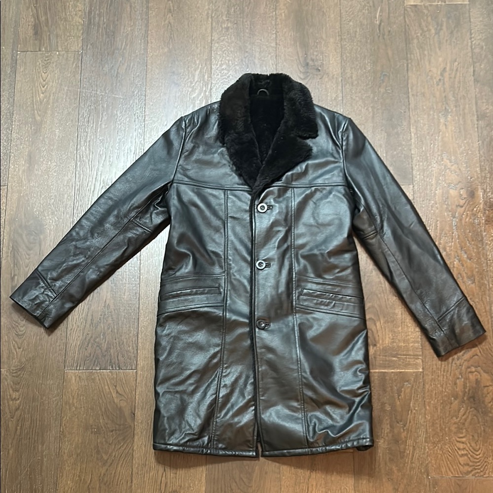 Vintage 2000's Men's Black Leather Sherpa Jacket Size Medium